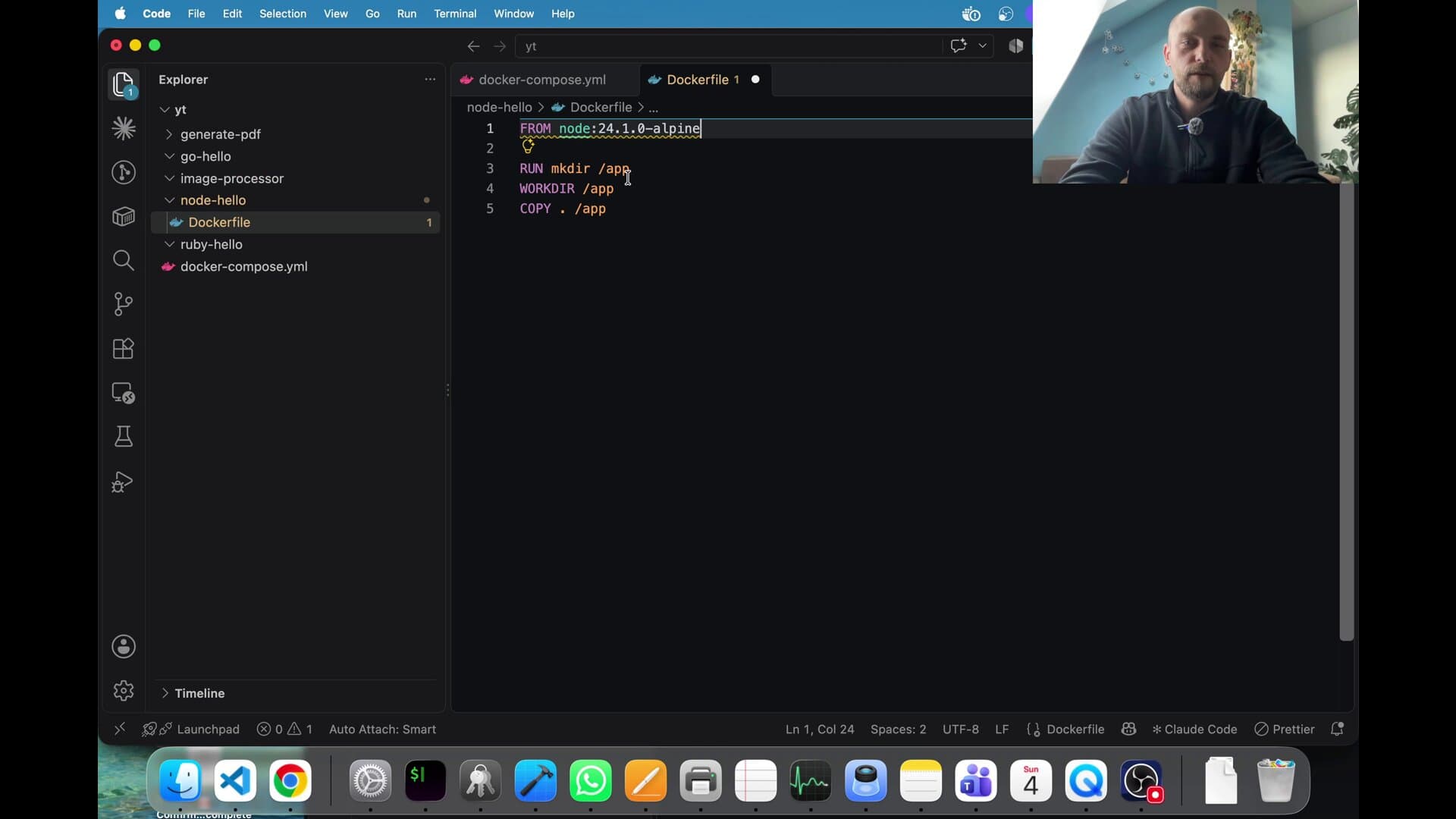 Dockerfile serwisu node-hello w Visual Studio Code — obraz node:24.1.0-alpine, RUN mkdir /app, WORKDIR /app i COPY . /app