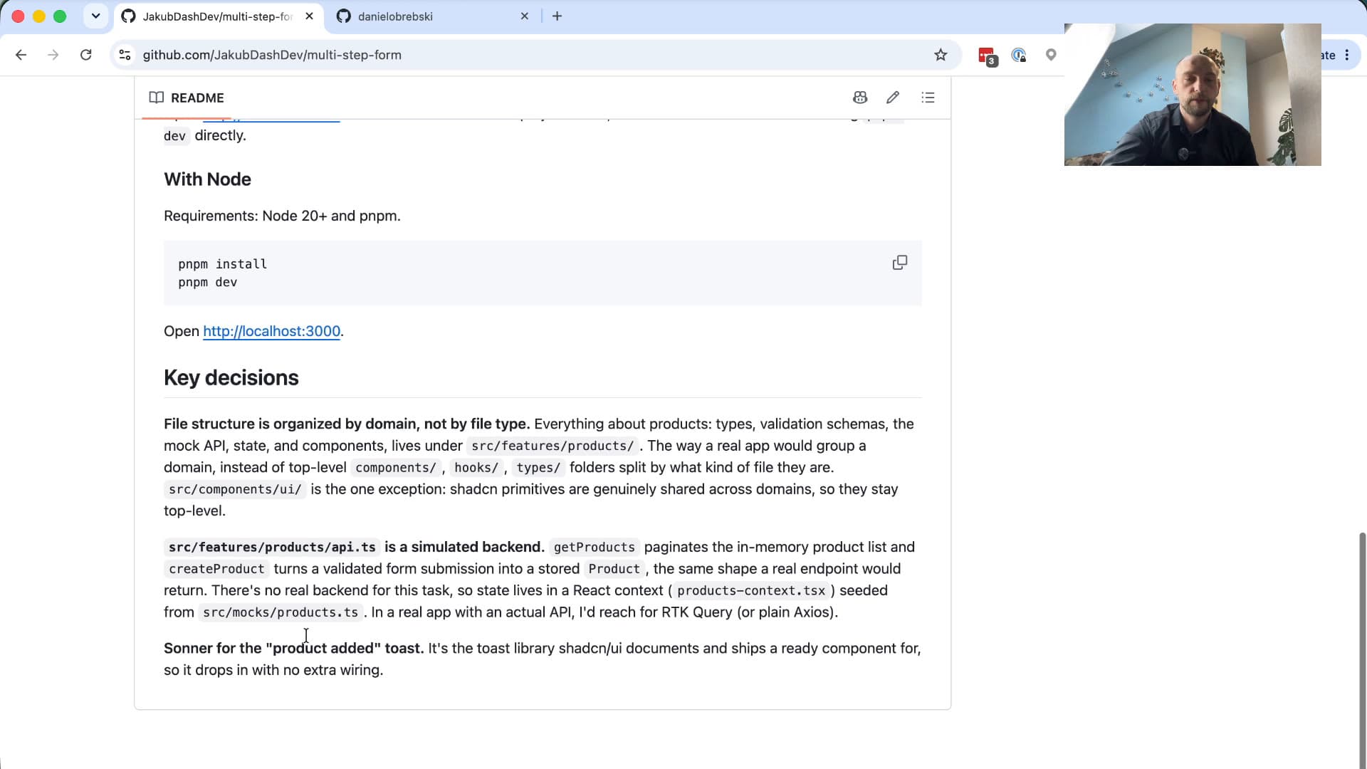 README repozytorium multi-step-form na GitHubie z instrukcją uruchomienia i sekcją Key decisions
